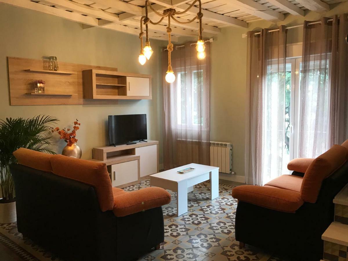 Charcos De Gredos Apartment Arenas de San Pedro Bagian luar foto